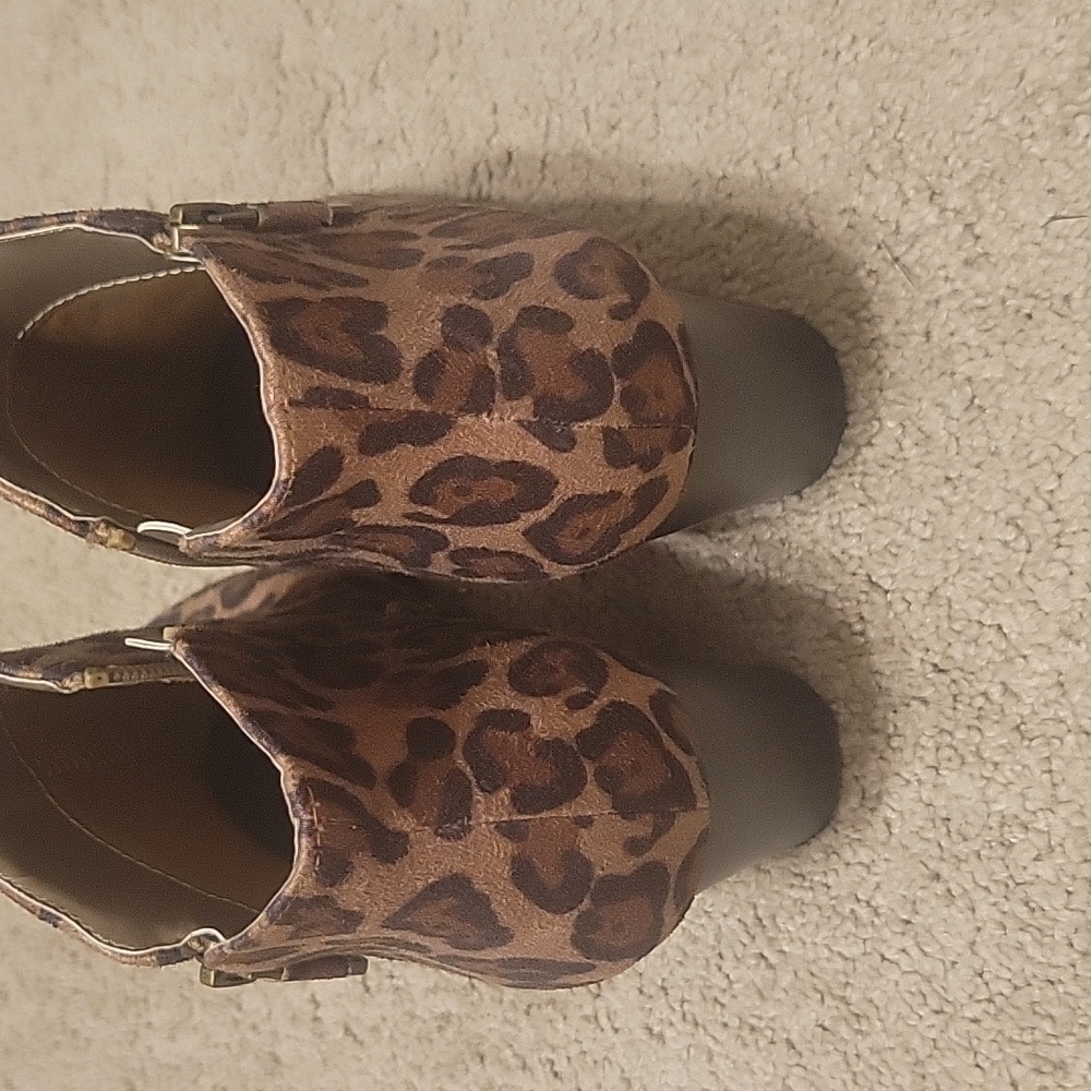 Cheetah Booties - Picture 2 of 3